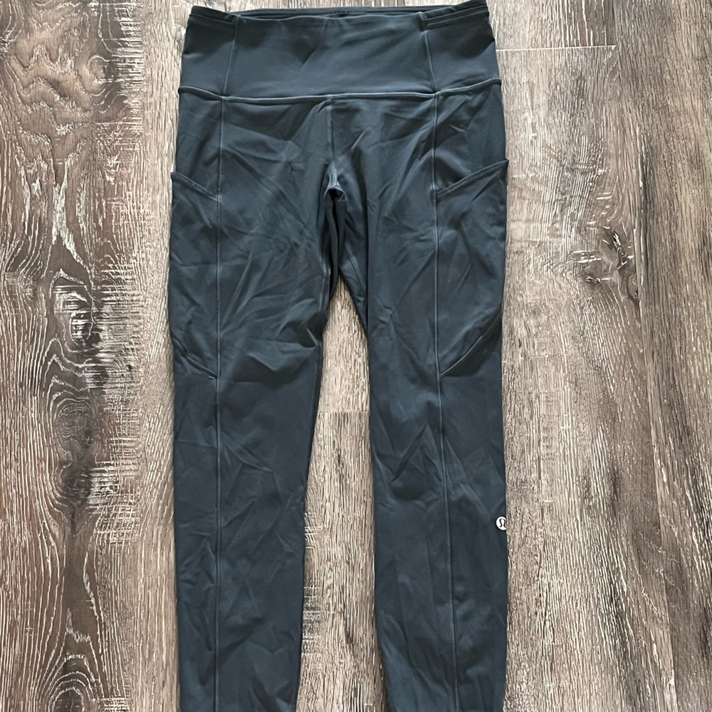 Women’s Grey Lululemon 25 Inch Leggings